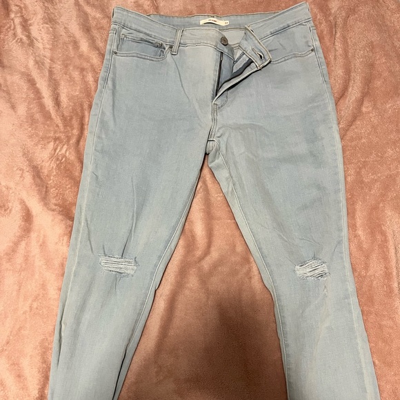 Levi's Denim - Levi’s size 33 skinny jeans, light wash